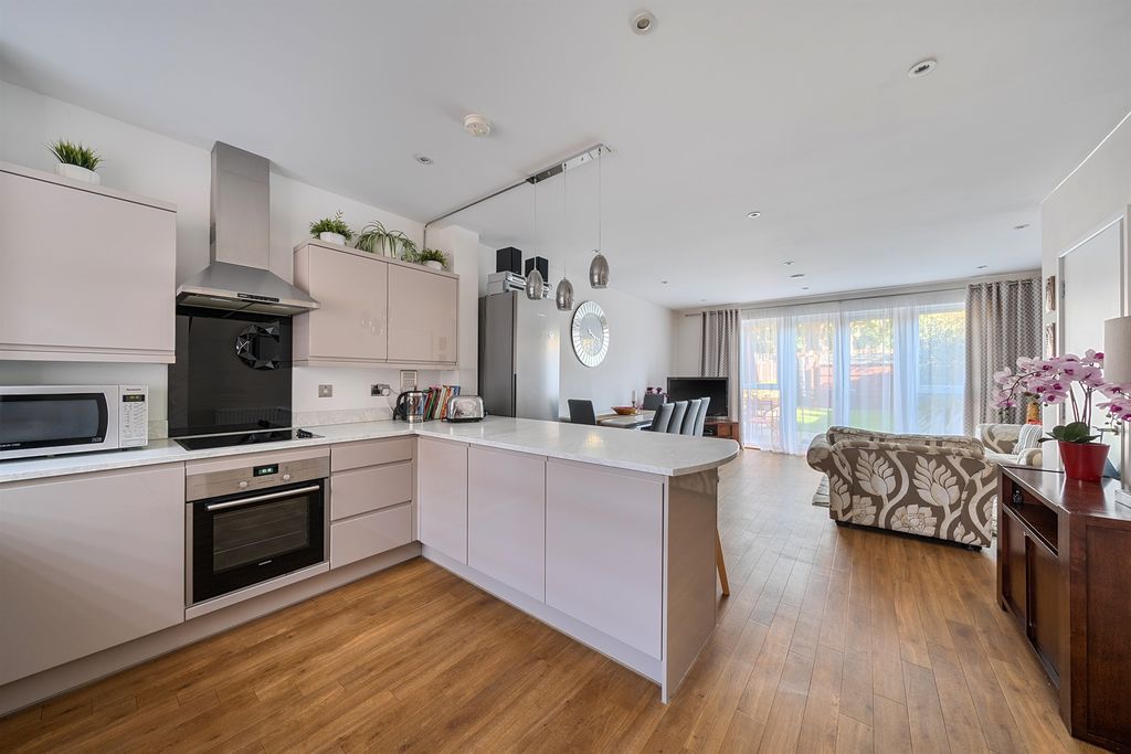 Additional image 13 of 3 bed terraced house for saleReynard Way, Brentford TW8