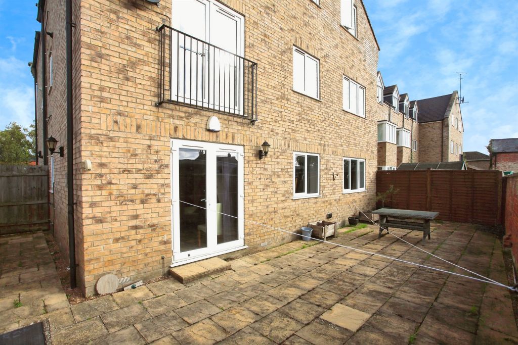 Additional image 9 of 1 bed flat for saleThe Blades, Market Deeping, Peterborough PE6