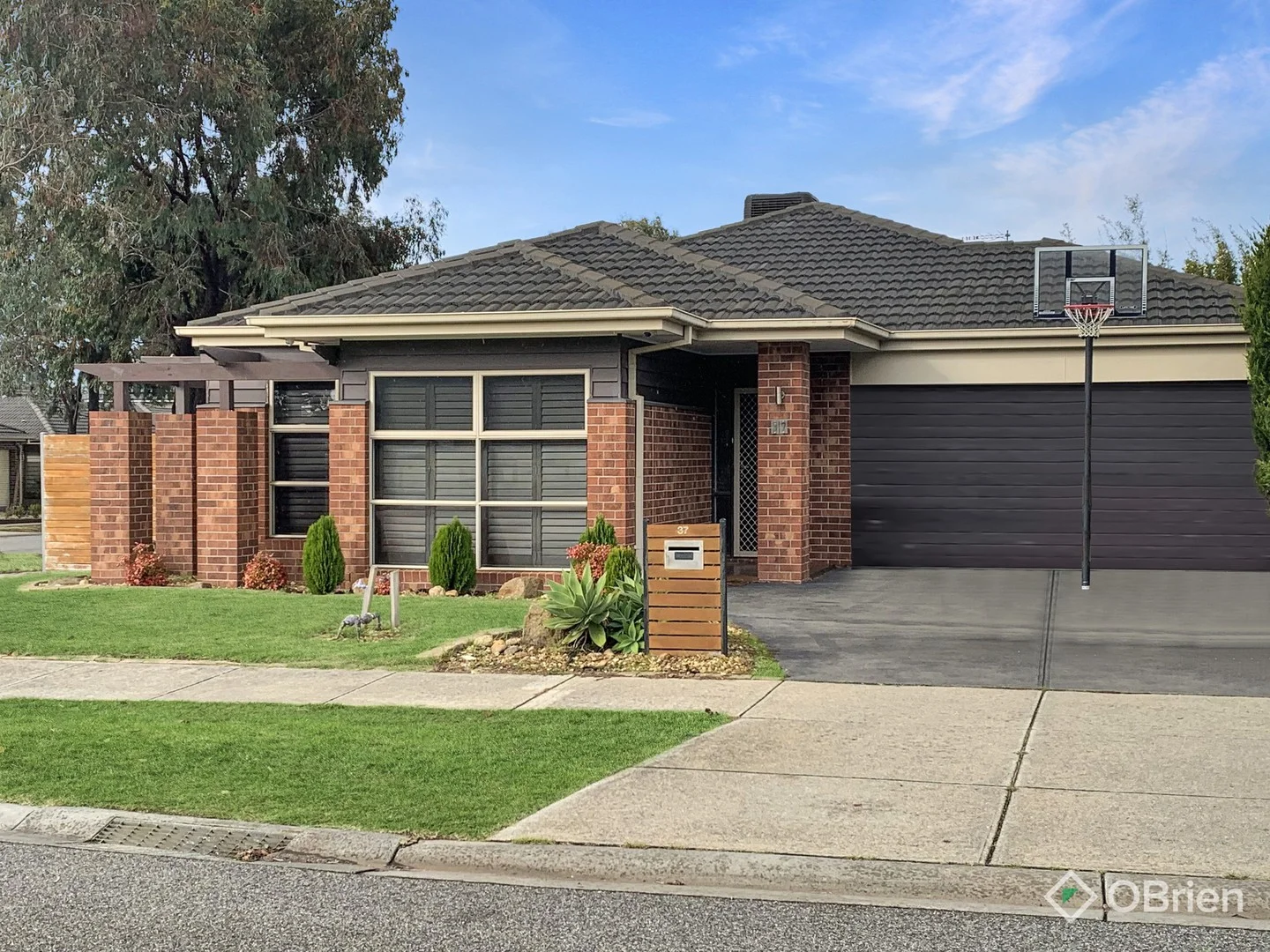 37 Prosperity Avenue, Cranbourne North VIC 3977