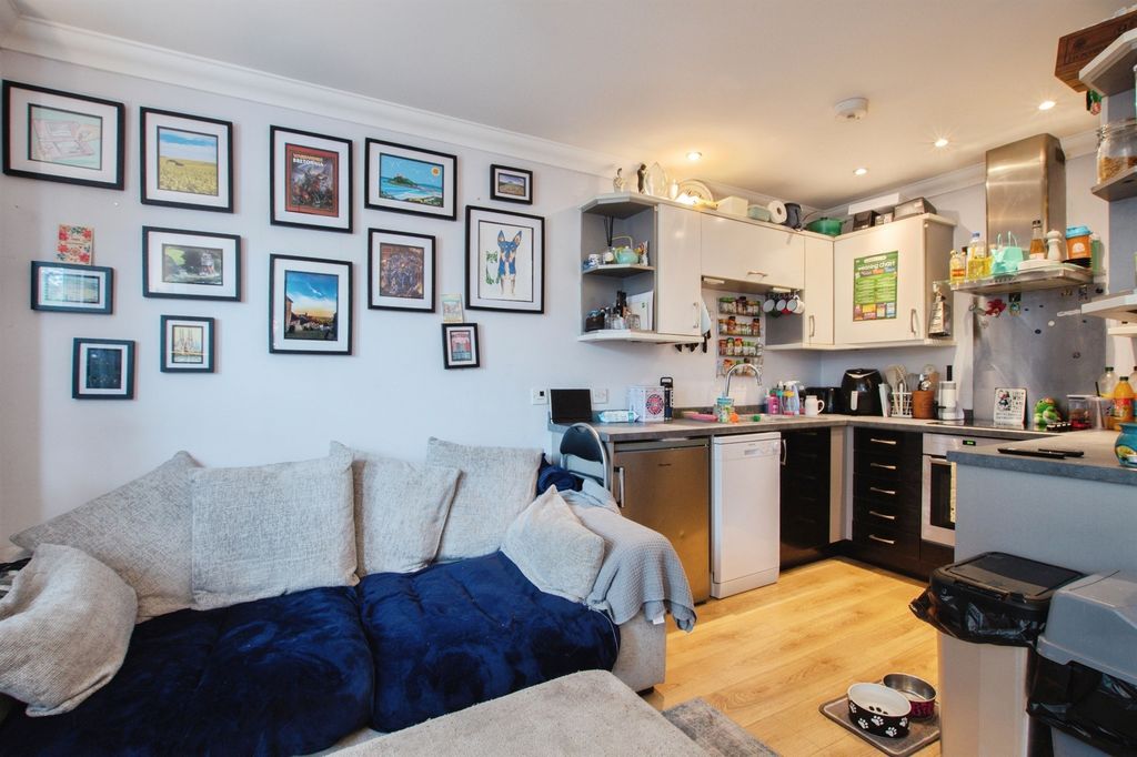 Additional image 7 of 2 bed flat for saleSalisbury Road, Blandford Forum DT11