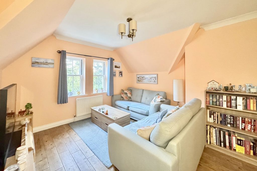 Additional image 7 of 2 bed flat for salePine House, Talbot Avenue, Talbot Woods, Bournemouth BH3