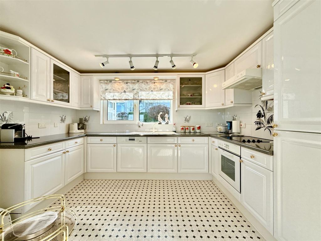 Additional image 3 of 2 bed flat for saleBerry Head Road, Brixham TQ5