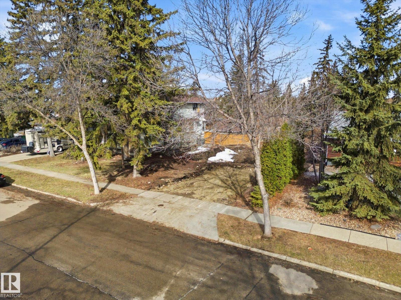 17 BELMONT DR