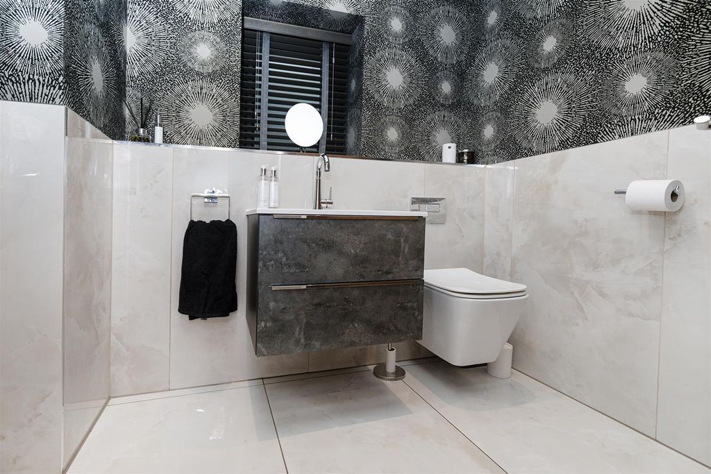 Additional image 19 of 5 bed detached house for saleThe Beeches, Birkenshaw, Bradford BD11