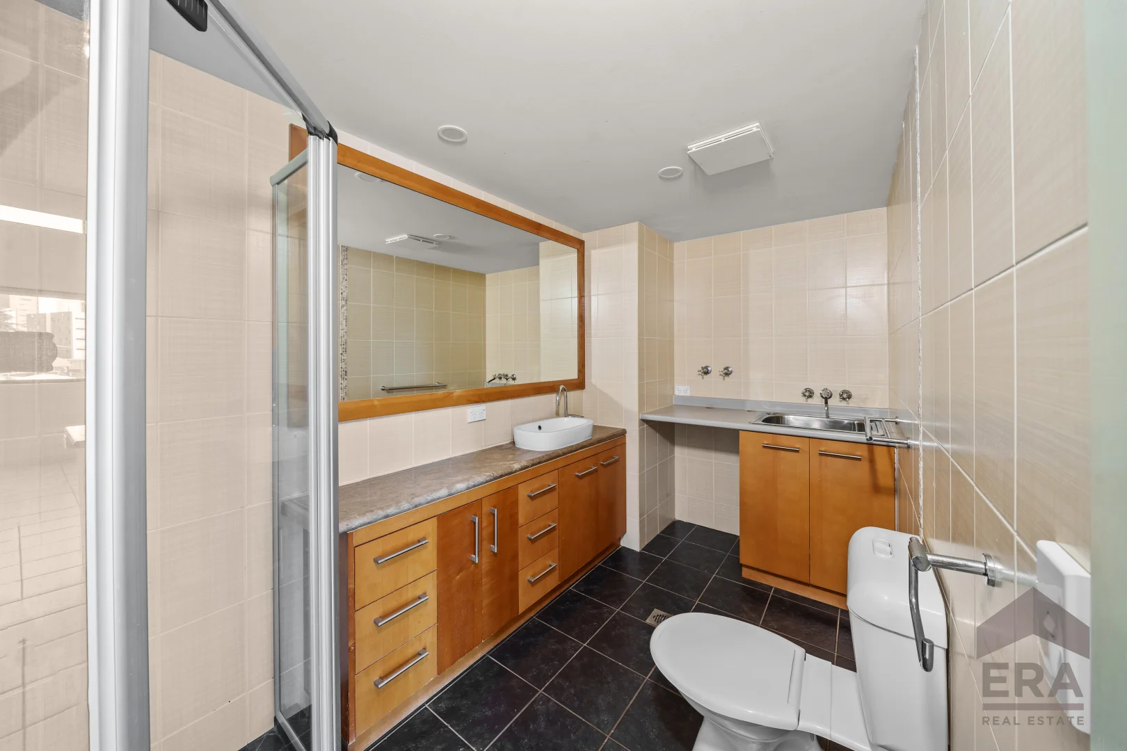Additional image 10 of 18/31-33 Railway Street, Southport QLD 4215