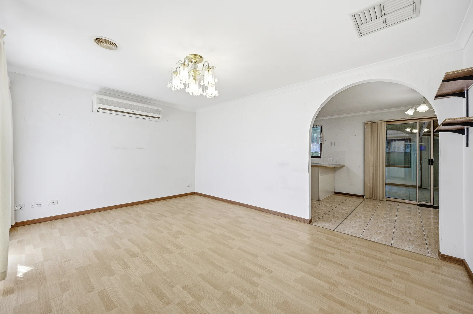 69 Willora Crescent, Cranbourne West VIC 3977 photo 4