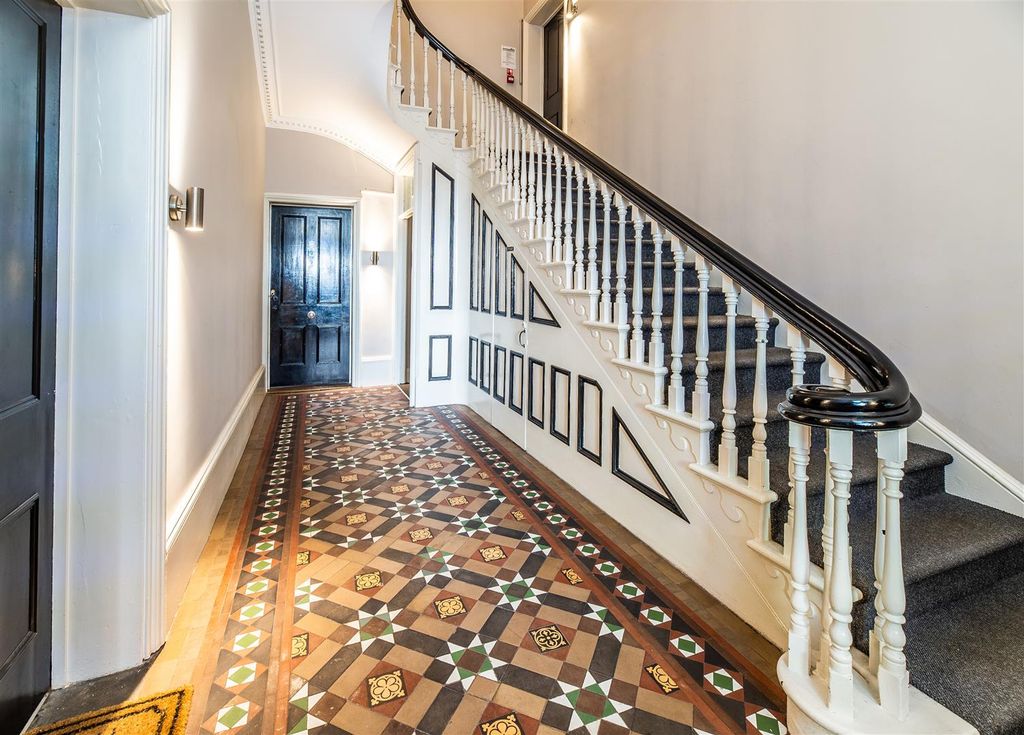 Additional image 2 of 1 bed flat for salePelham Crescent, The Park, Nottingham NG7