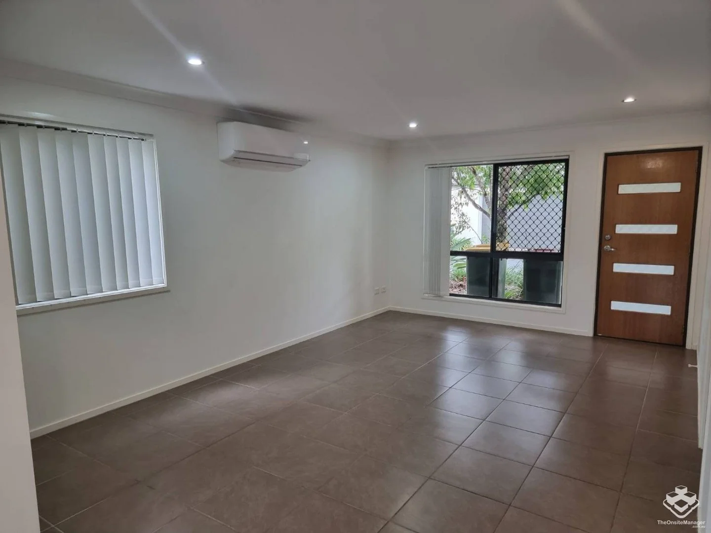 Calamvale QLD 4116 photo 3