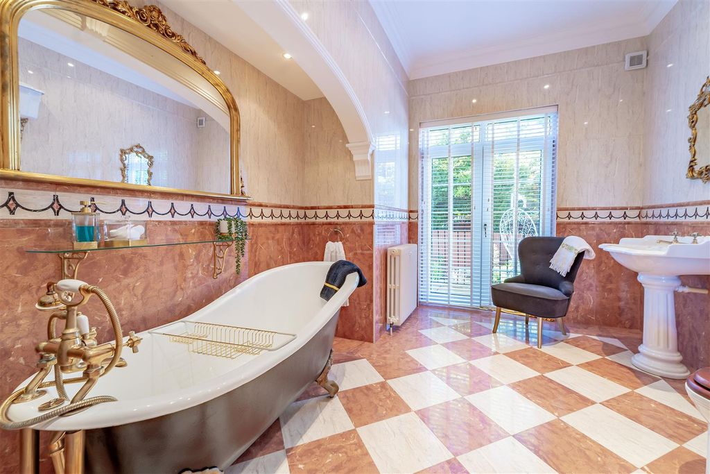Additional image 30 of 5 bed detached house for saleGrangelea Gardens, Bramcote, Nottingham NG9