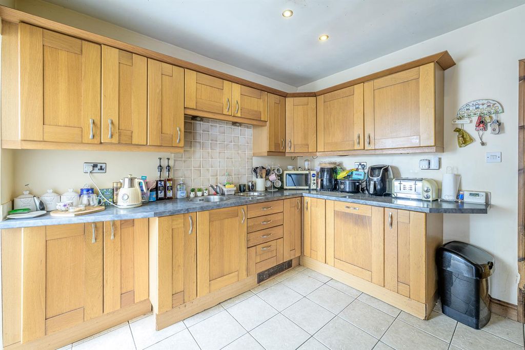 Additional image 6 of 3 bed detached bungalow for saleAcres Road, Brierley Hill DY5