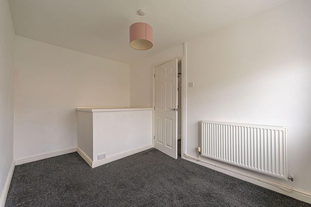 Additional image 16 of 2 bed flat for saleSouth Avenue, Sebastopol NP4
