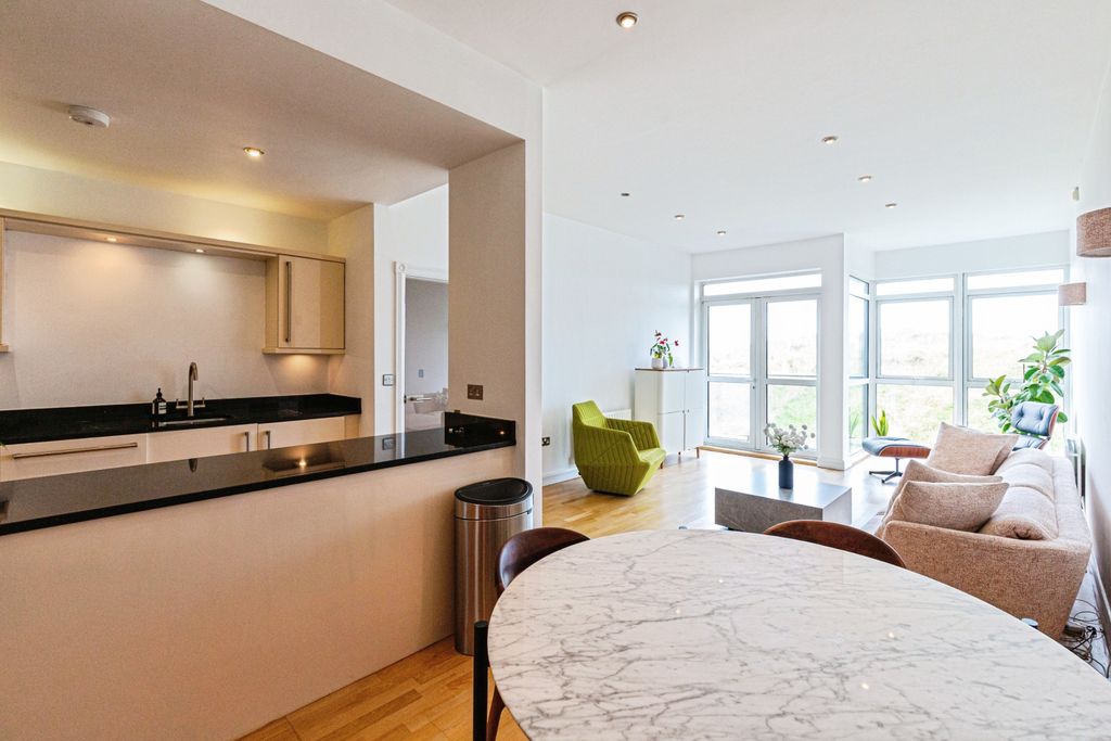 Additional image 15 of 2 bed flat for saleClifton Drive North, Lytham St. Annes FY8