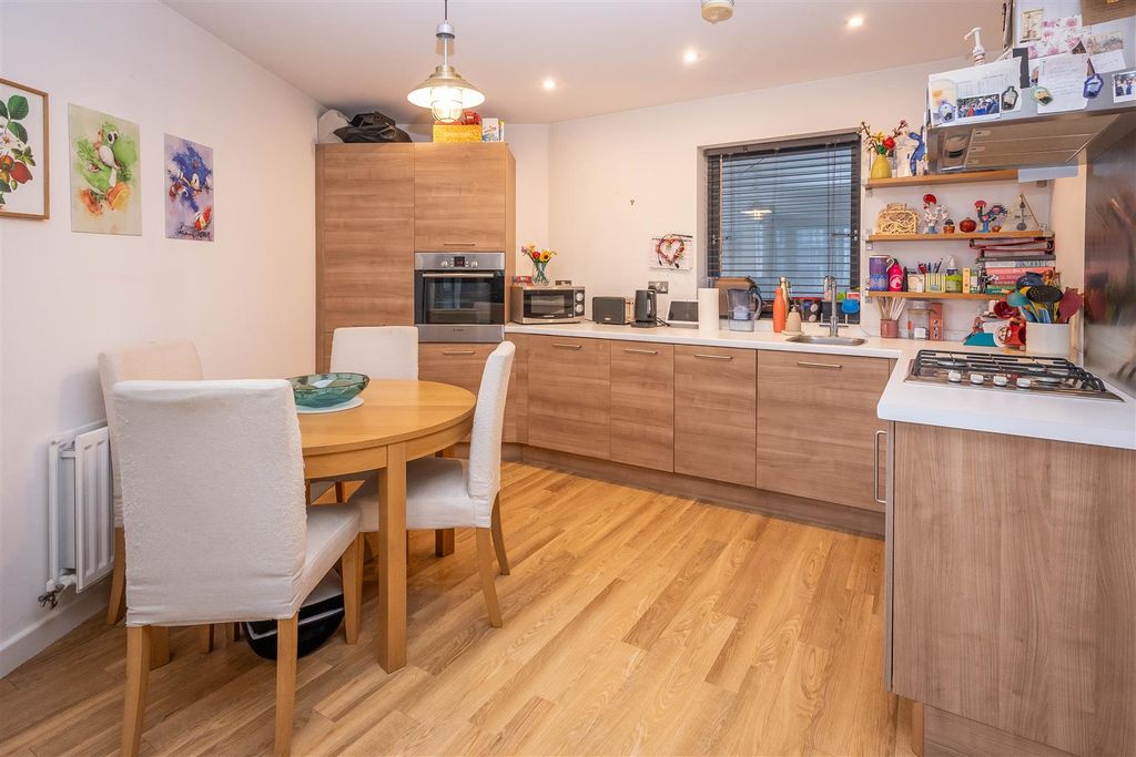 Additional image 3 of 2 bed flat for saleRollason Way, Brentwood CM14