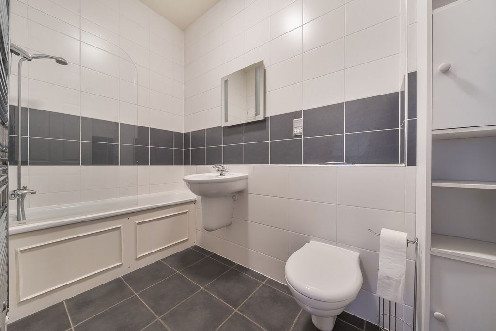 Additional image 14 of 2 bed flat for saleRodway Road, Bromley BR1