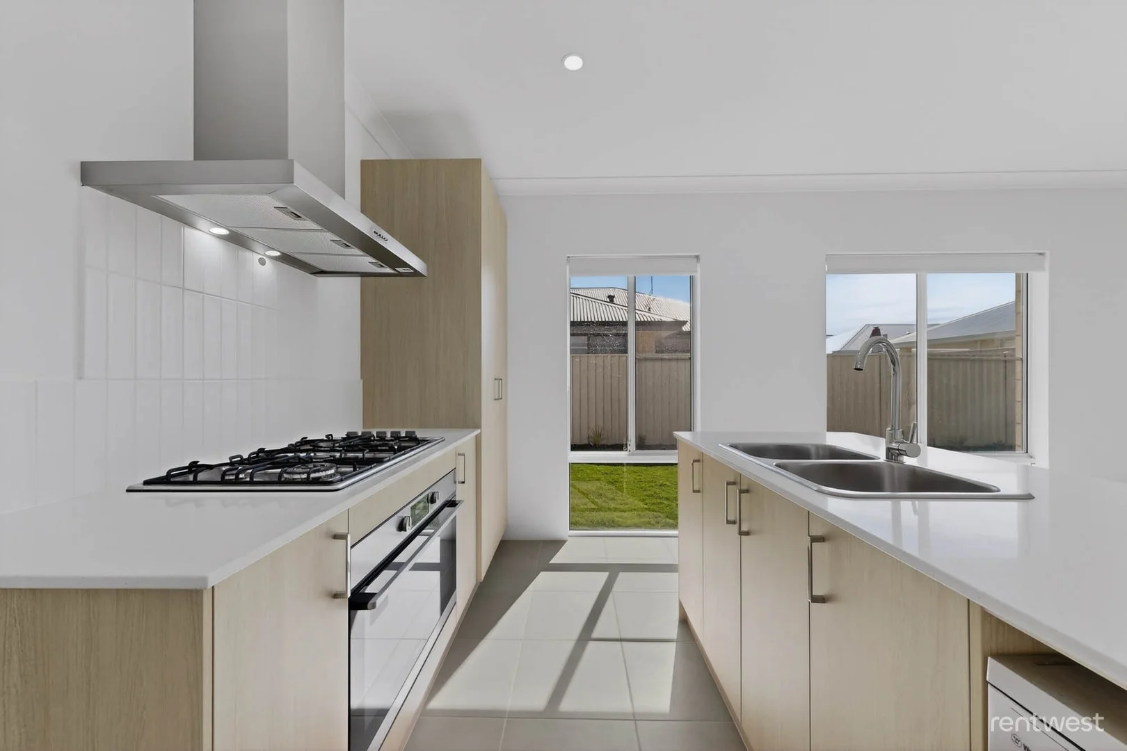 14 Halifax Vis, Golden Bay WA 6174