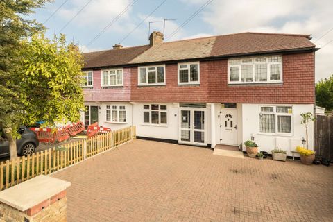 Warren Drive South, Surbiton KT5