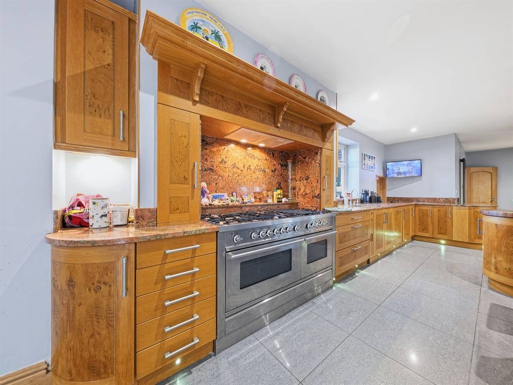 Additional image 15 of 6 bed detached house for saleCliff Promenade, Broadstairs CT10