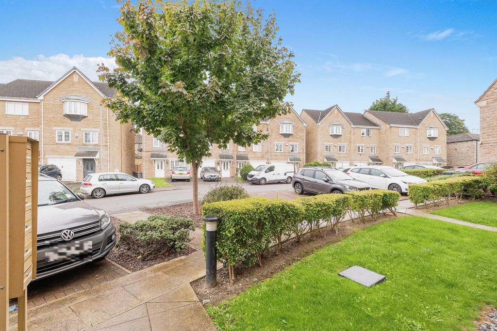 Additional image 7 of 2 bed flat for saleWood View, Deighton, Huddersfield HD2
