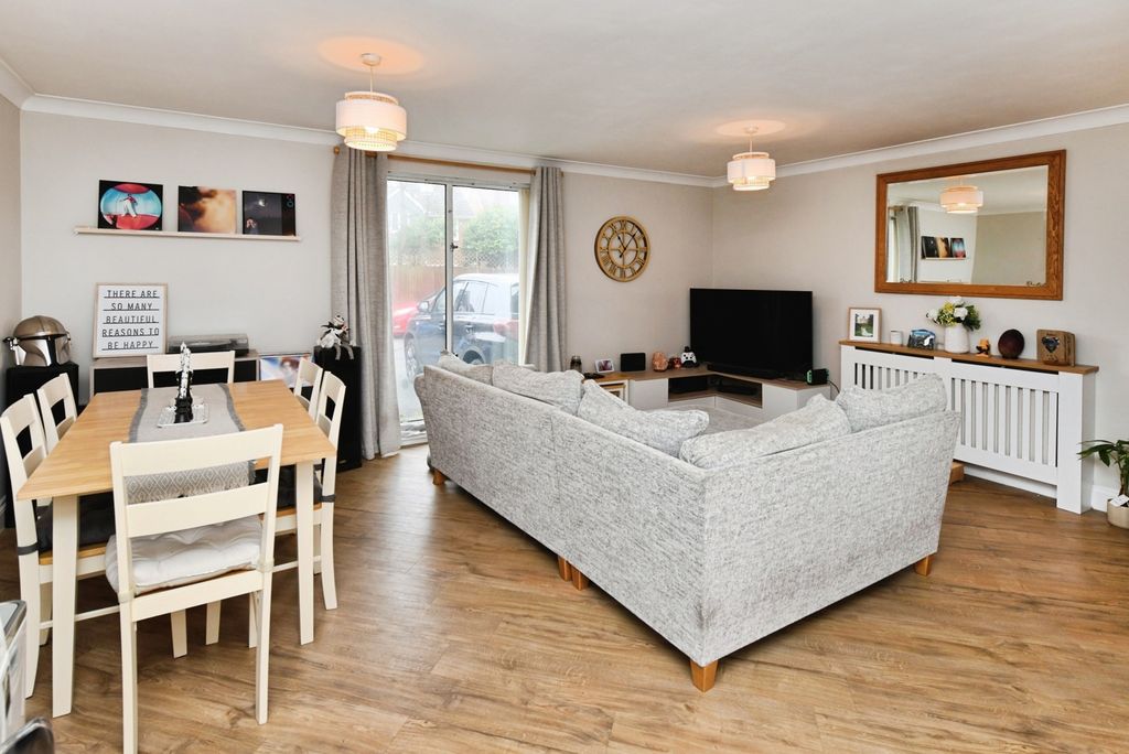 Additional image 8 of 2 bed flat for saleClockhouse Way, Braintree, Essex CM7