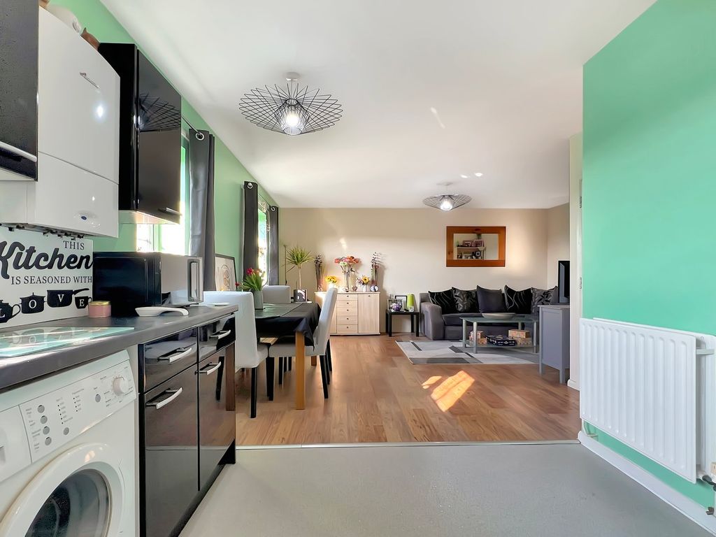 Additional image 4 of 2 bed flat for salePorters Field, Braintree CM7