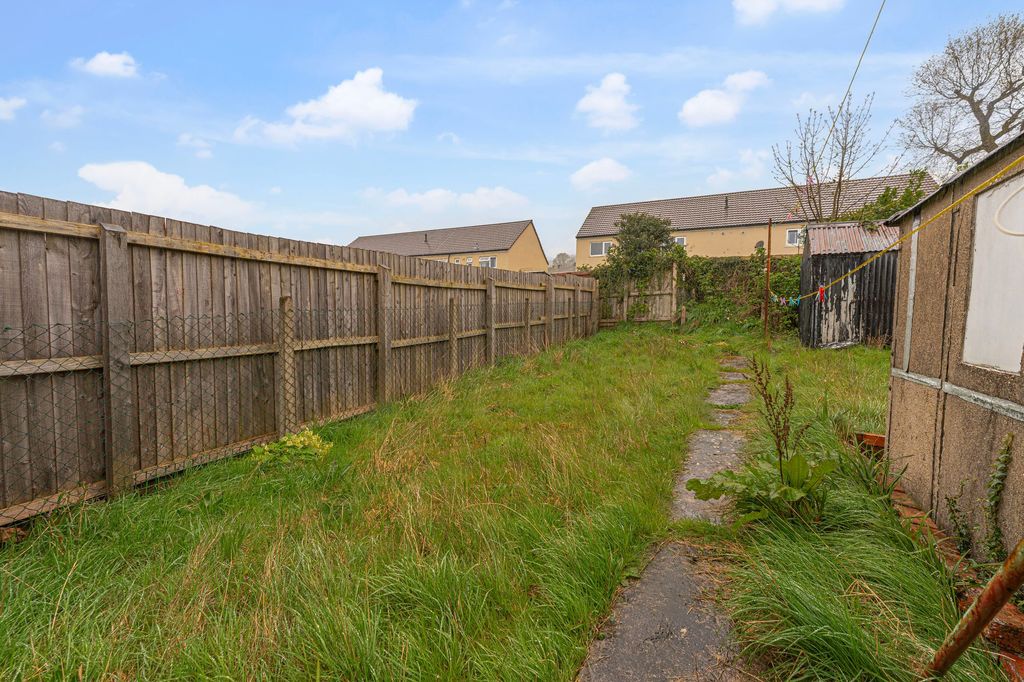 Additional image 4 of 2 bed flat for saleSouth Avenue, Sebastopol NP4