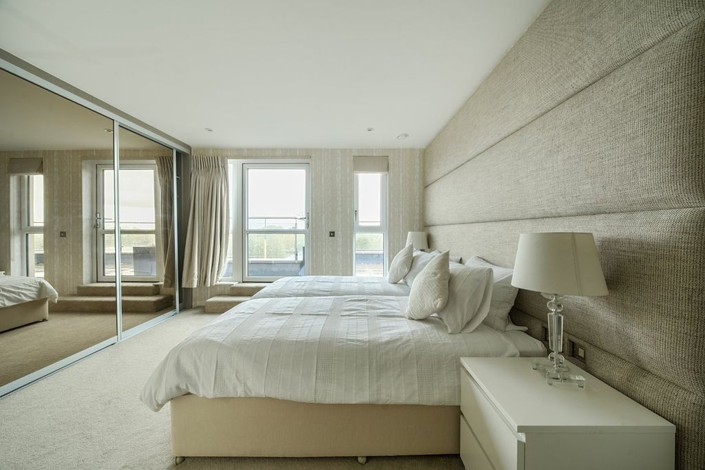 Additional image 9 of 4 bed flat for saleLighterage Court, High Street TW8