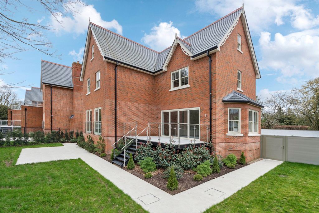 Additional image 15 of 6 bed detached house for saleThe Old Nursery, Hedsor Road, Bourne End, Buckinghamshire SL8