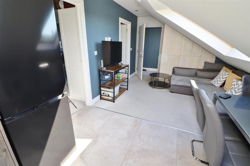 Additional image 26 of 5 bed semi-detached house for saleStanborough Avenue, Borehamwood WD6