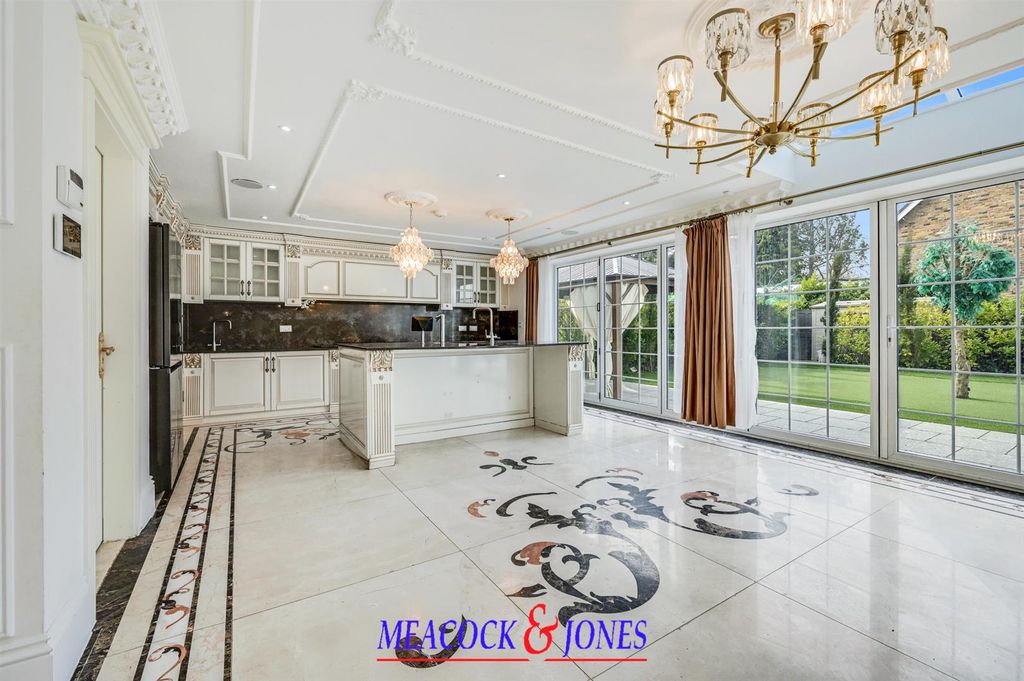 Additional image 7 of 6 bed detached house for saleHeronway, Hutton Mount, Brentwood CM13
