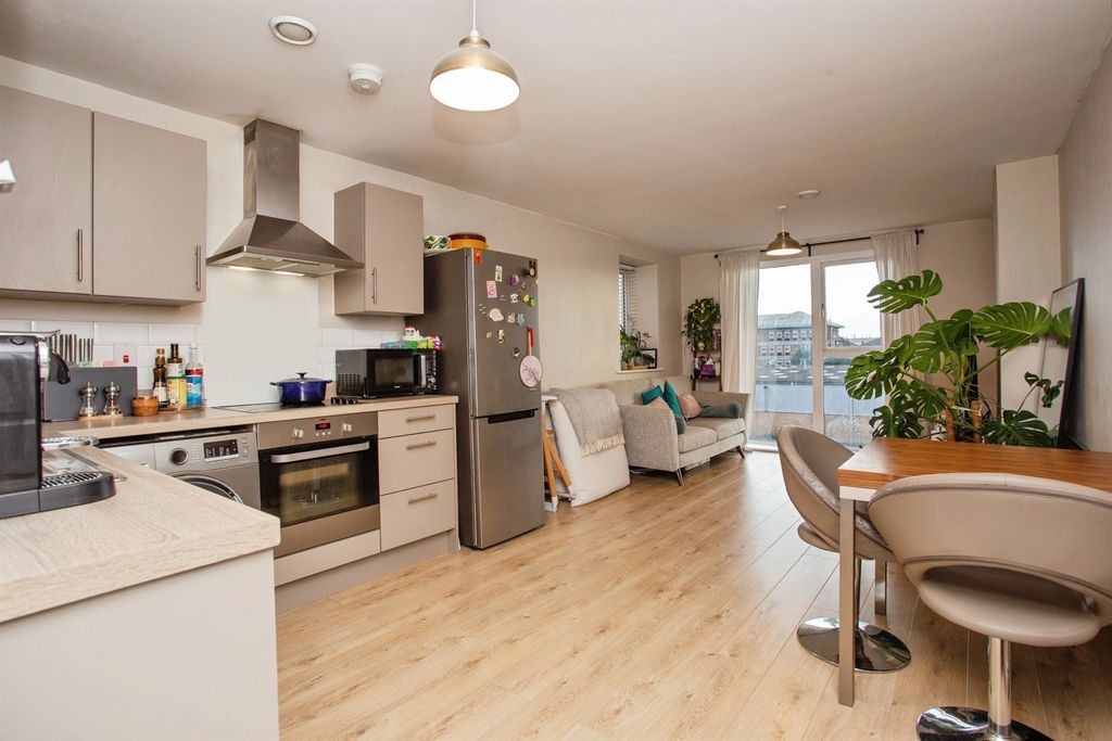 Additional image 10 of 2 bed flat for saleManor Way, Borehamwood WD6