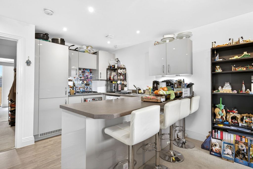 Additional image 7 of 2 bed flat for saleStudio Way, Borehamwood WD6