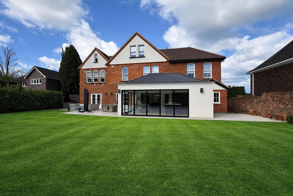 Additional image 2 of 6 bed detached house for saleGreenway, Hutton Mount, Brentwood CM13