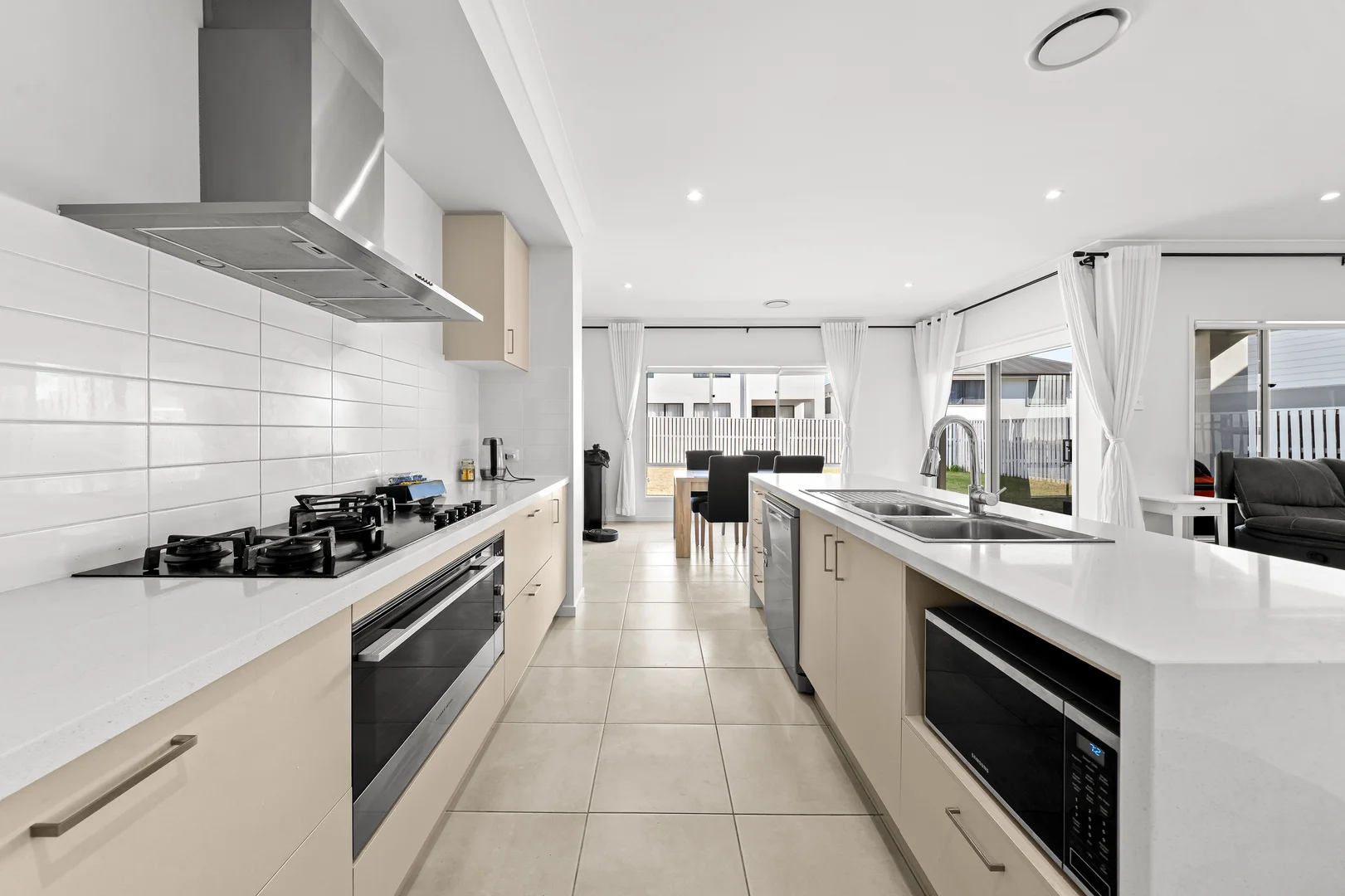 Additional image 3 of 8 Lakeshore Crescent, Willawong QLD 4110