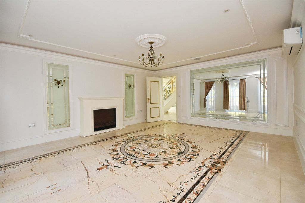 Additional image 10 of 6 bed detached house for saleHeronway, Hutton, Brentwood CM13