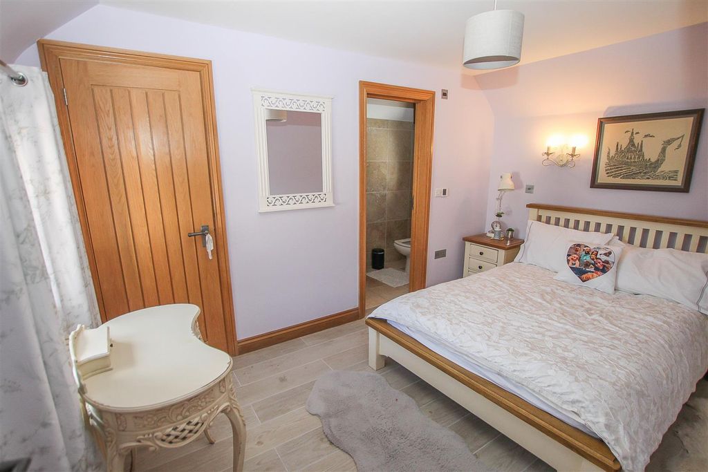 Additional image 20 of 6 bed detached house for saleHay Green Lane, Hook End, Brentwood CM15