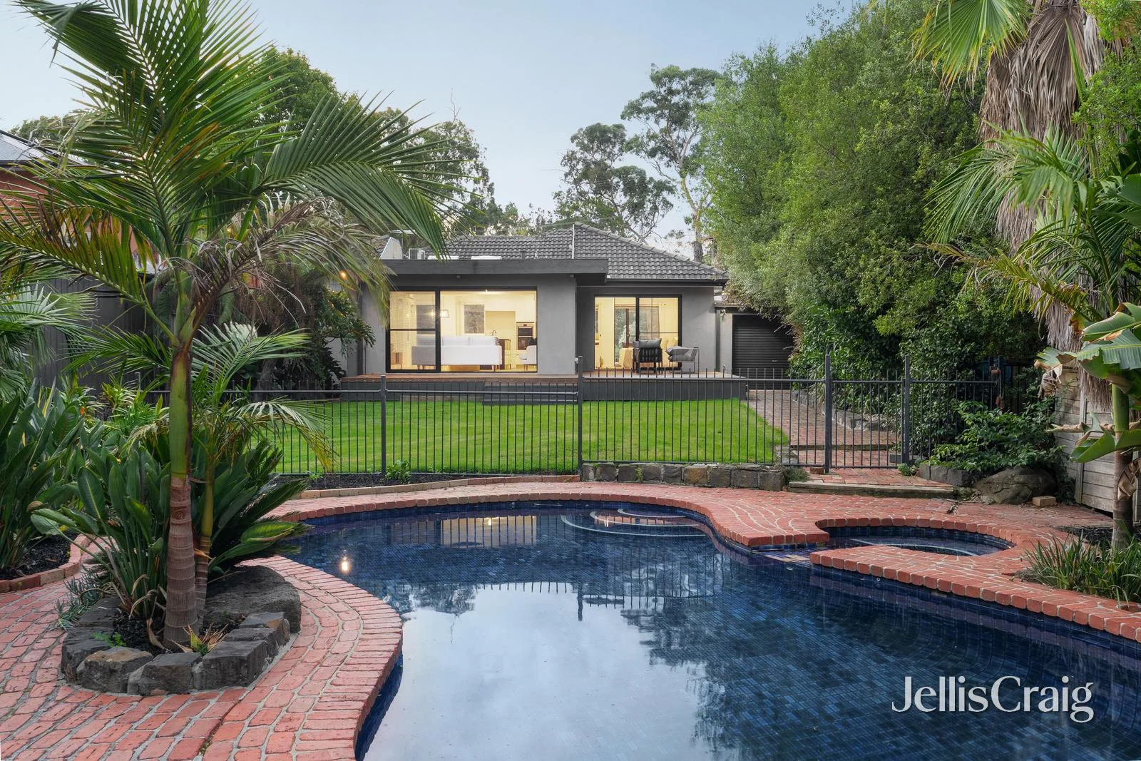 10 Rand Street, Greensborough VIC 3088