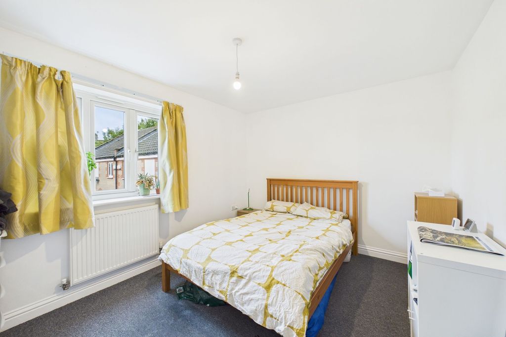 Additional image 2 of 1 bed flat for saleAvenue Gardens, Thetford IP24