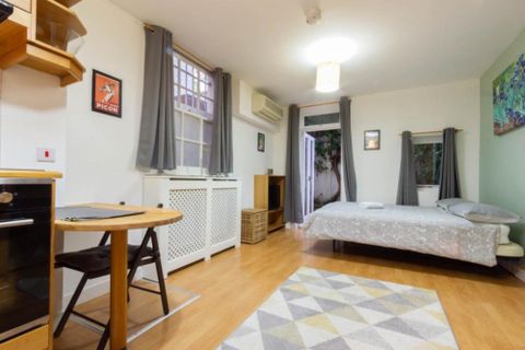 Gloucester Street, Pimlico SW1V, Studio to rent