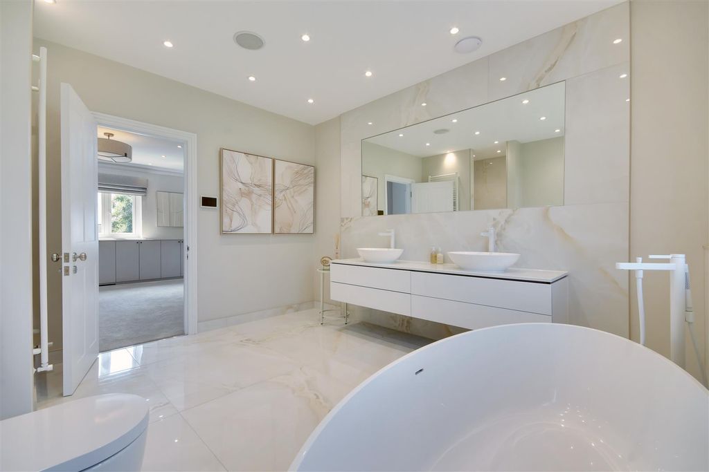 Additional image 27 of 6 bed detached house for saleWambrook Close, Hutton Mount, Brentwood CM13