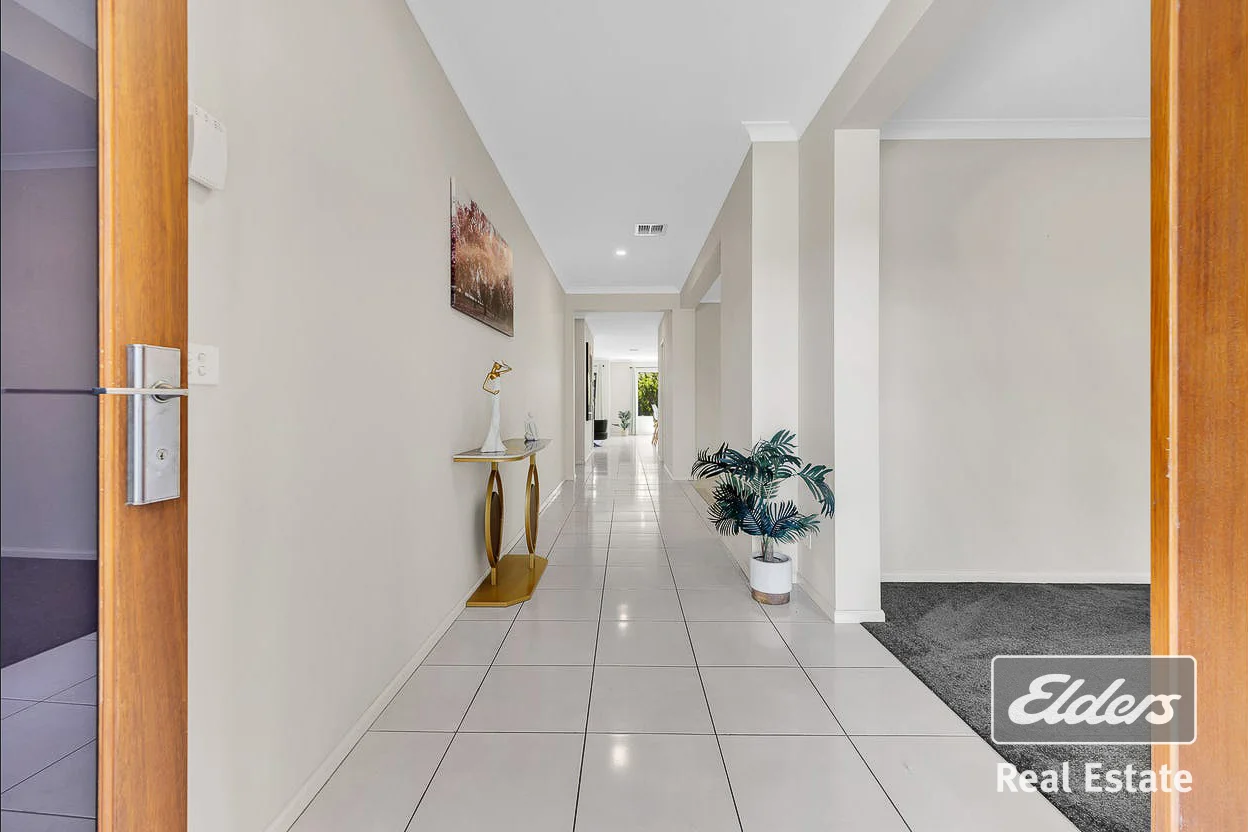 46 Arkins Circuit, Tarneit VIC 3029 photo 2