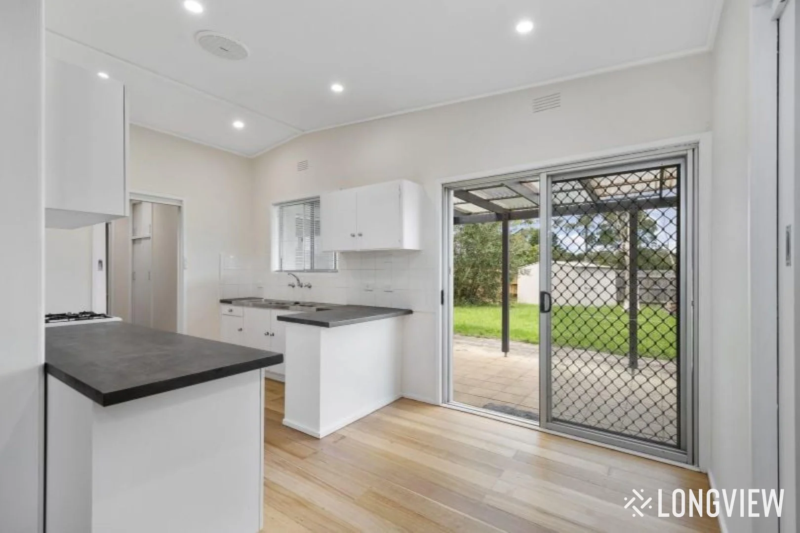 2 Abor Court, Frankston VIC 3199 photo 4