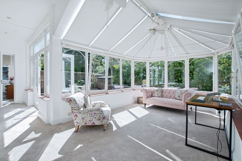 Additional image 9 of 2 bed flat for sale6 St. Anthonys Road, Bournemouth BH2