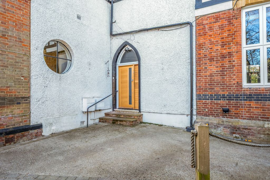 Additional image 17 of 2 bed maisonette for saleBickley Park Road, Bromley BR1