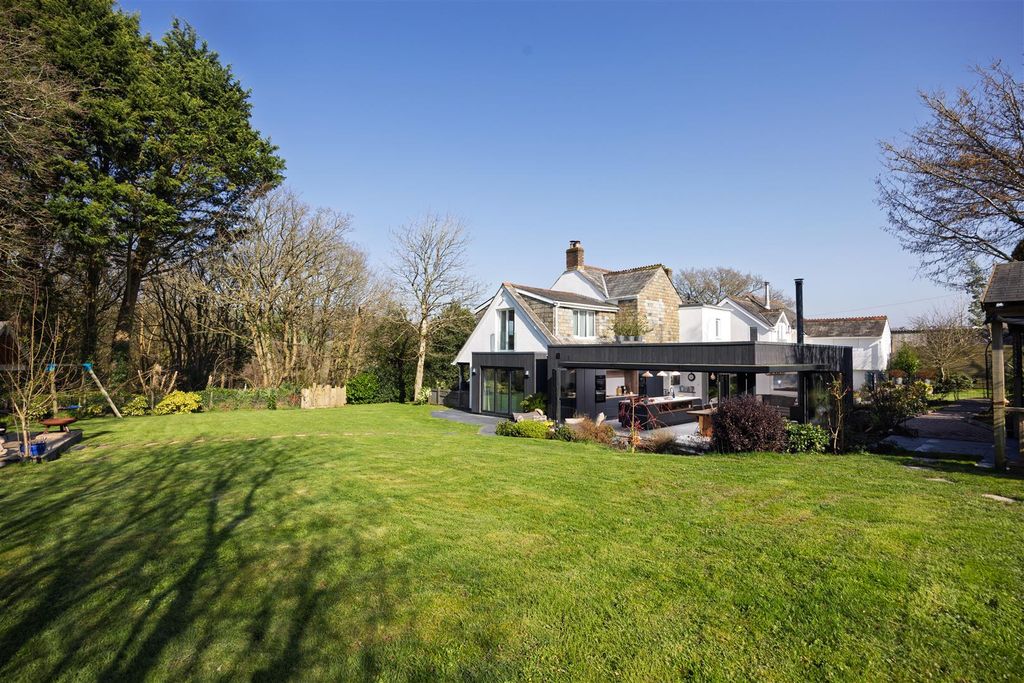 6 bed detached house for saleNanstallon, Bodmin PL30