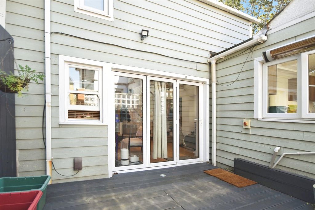 Additional image 10 of 5 bed semi-detached house for saleNew Road, Brentford TW8