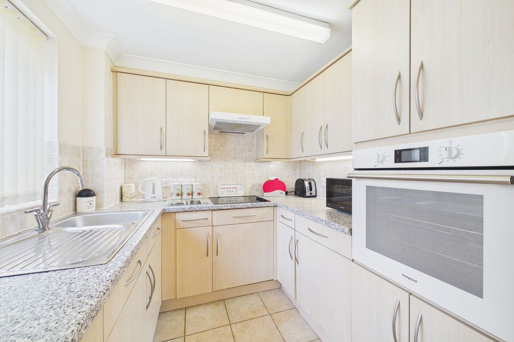 Additional image 2 of 2 bed flat for saleHanbury Court, Thetford IP24