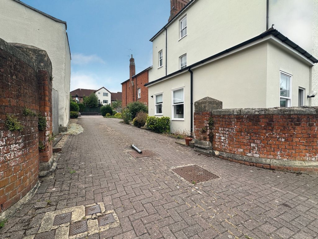 Additional image 2 of 1 bed flat for saleFlat, The Manor House, High Street, Newnham GL14