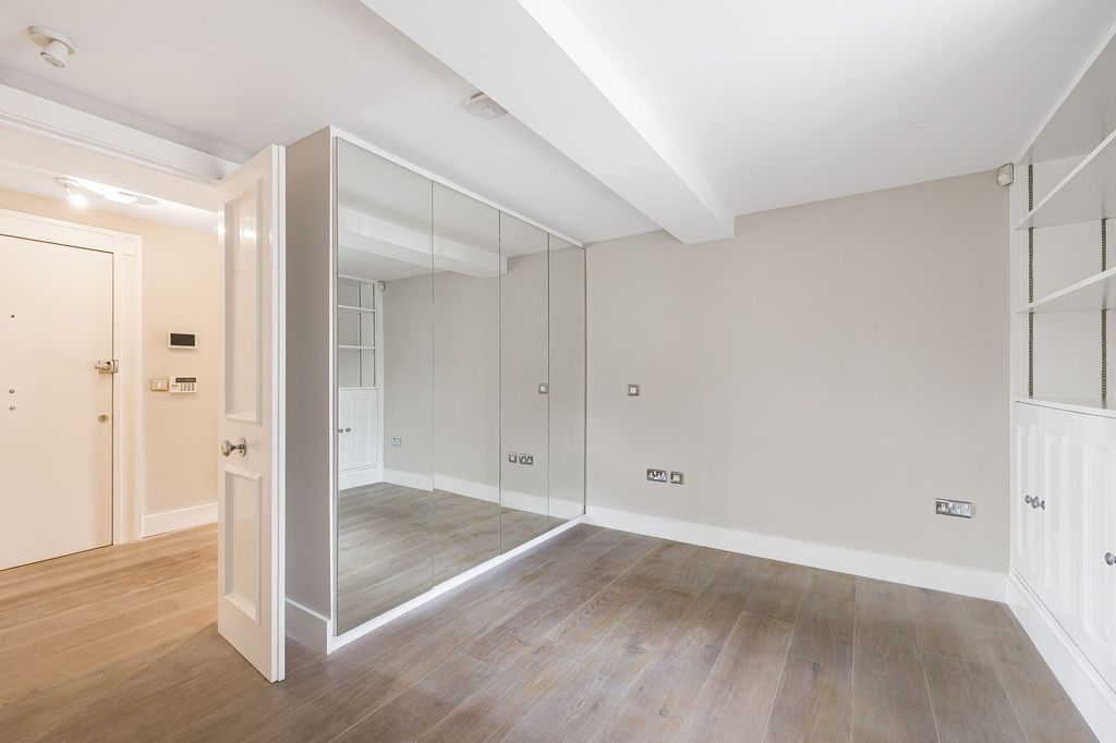 Additional image 10 of 2 bed flat for saleThameside, Henley-On-Thames RG9