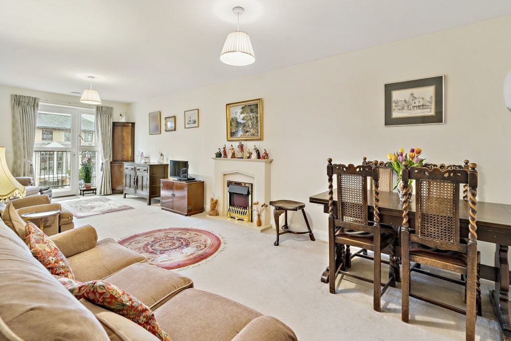 Additional image 4 of 2 bed flat for saleMarlow Road, Bourne End SL8
