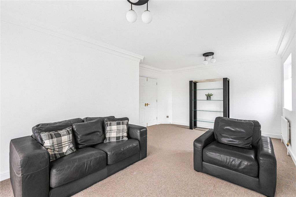 Additional image 6 of 2 bed flat for saleAllum Lane, Elstree, Borehamwood, Hertfordshire WD6